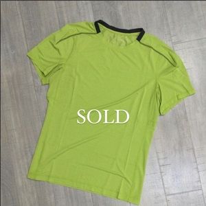 Men’s Lulu Lemon Short Sleeve Shirt…